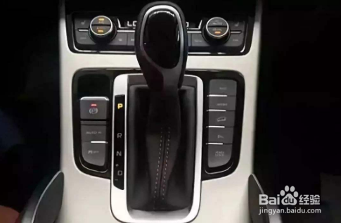 怎么开自动挡的车