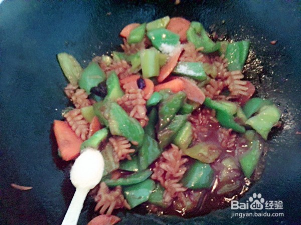 鱿鱼卷炒青(辣)椒胡萝卜