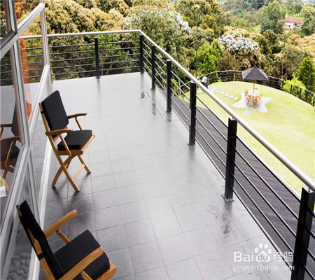 两家公共阳台如何隔断