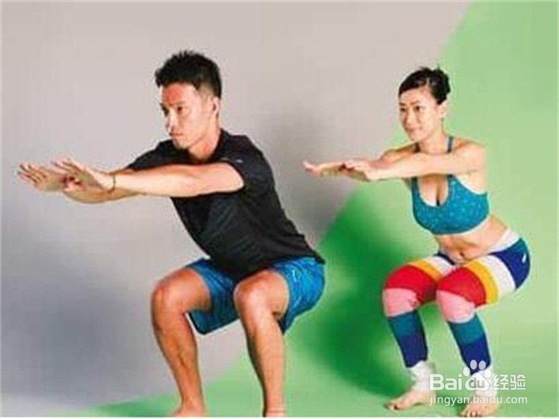 羽毛球爱好者如何提高步伐的移动速度