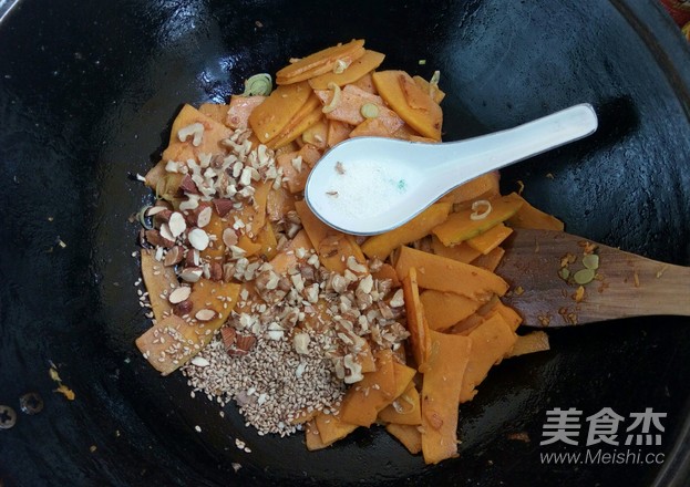 果仁炒南瓜的做法