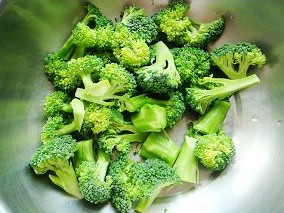 西兰花拌黑木耳