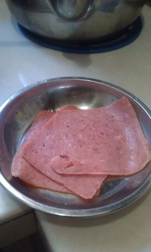 煎蛋火腿三明治