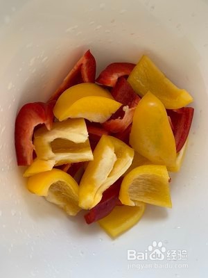 章鱼爆炒双色椒的家常做法