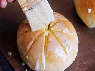 奶油芝士蒜香包怎么做？