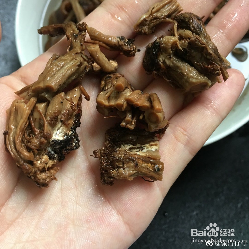 怎么吃都不腻的茶树菇土豆焖排骨