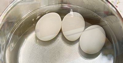 如何剥鸡蛋皮