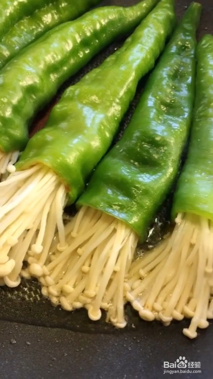 如何制作青椒包金针菇