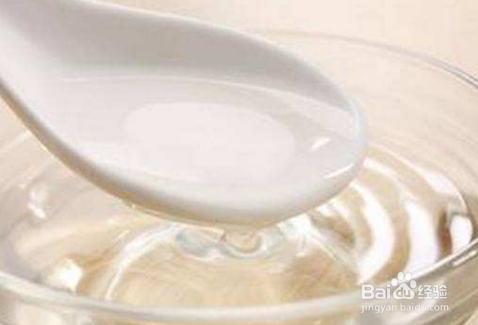 白色衣物变黄了怎么洗才能变白