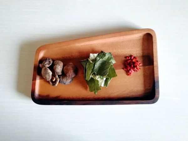 送荷叶香菇鸡粥