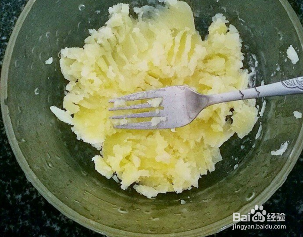 快手咸香土豆饼，既可当早餐又可当零食的做法