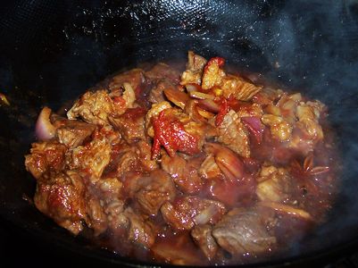 红萝卜和西红柿牛肉能一起吃吗