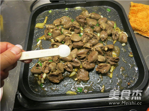 辣炒鸡心的做法