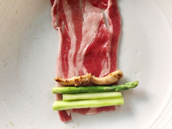 芦笋白玉菇肥牛卷