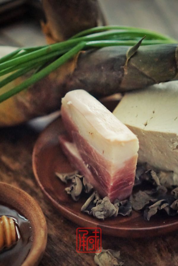 蜂蜜腊肉豆腐煲