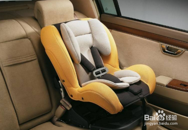 <b>给宝宝用安全座椅应该注意什么</b>