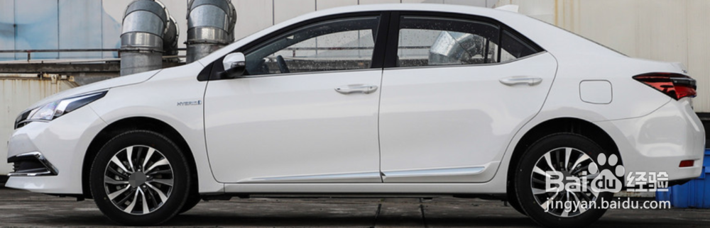 卡罗拉油箱盖怎么打开 油箱盖开关在哪