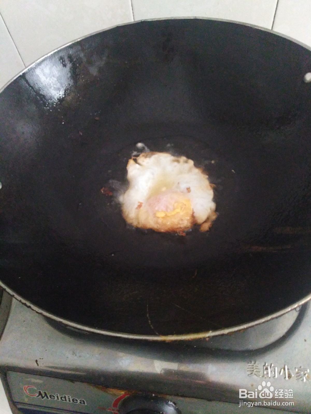 煎鸭蛋如何炒酸豆角？