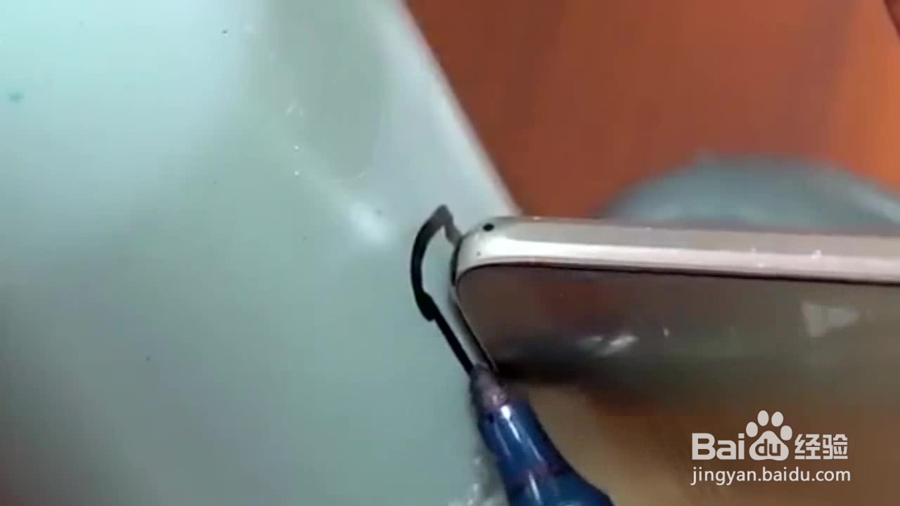 如何利用废水管做个非常炫酷的闪光音乐盒