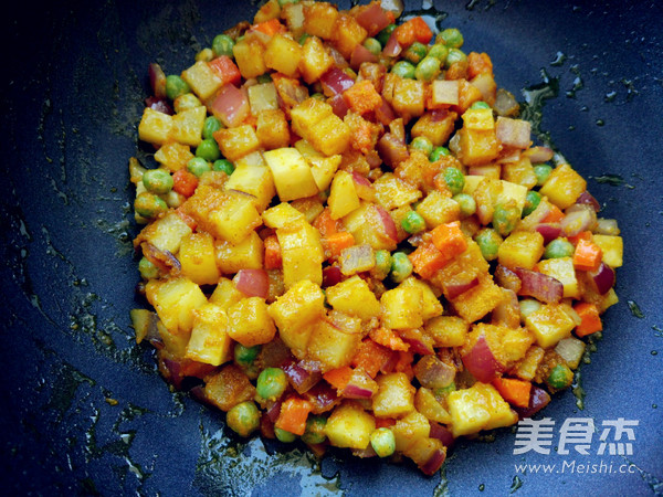 咖喱鸡丁饭的做法