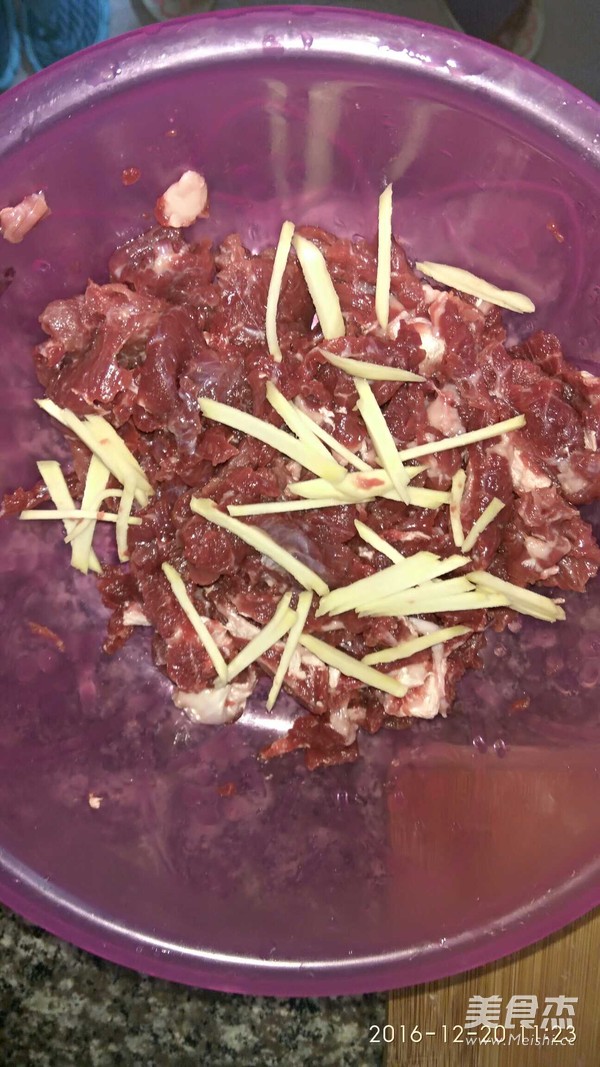 酸菜牛肉的做法