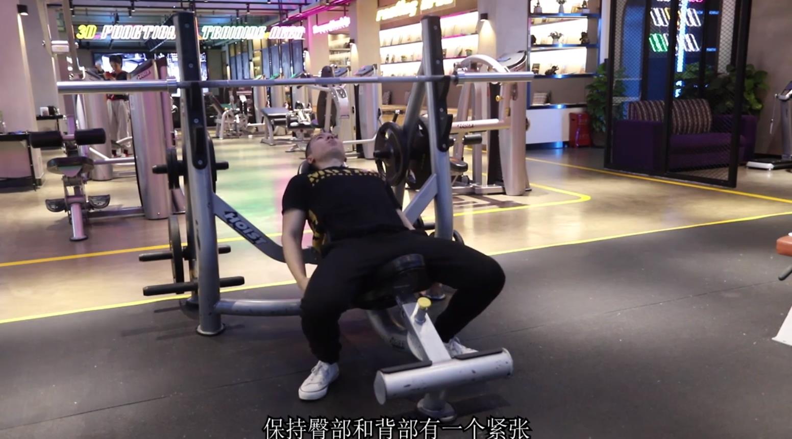 如何塑造饱满胸肌