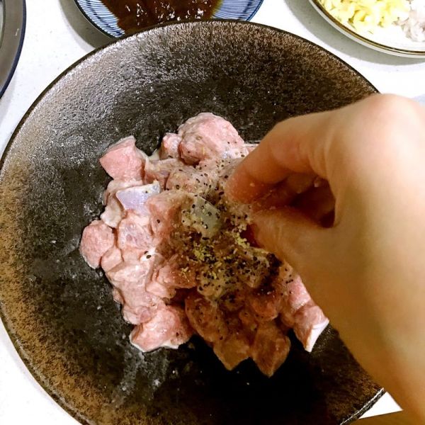 黑椒山药牛肉粒