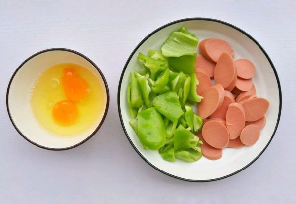 青椒火腿炒鸡蛋