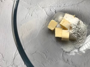 自制红丝绒纸杯蛋糕