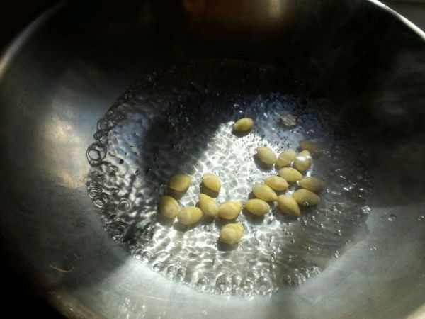 芹菜百合炒白果