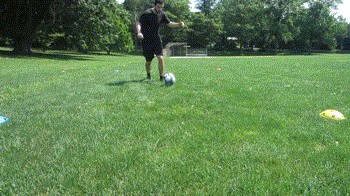 实用的五种世界杯级停球转身技巧