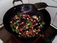 鸡蛋炒粉条的做法