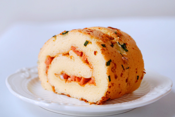 火腿香葱肉松蛋糕卷