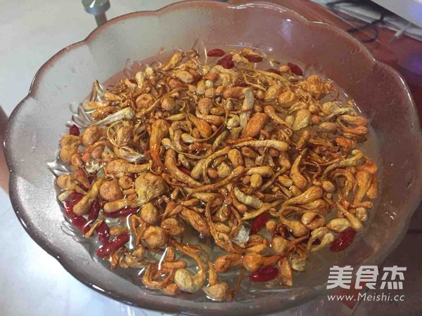 虫草花干贝排骨汤