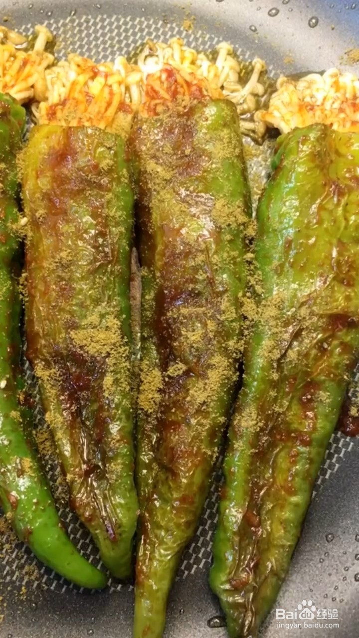 如何制作青椒包金针菇