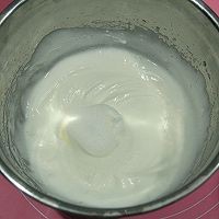 无油淡奶油版中空戚风的做法