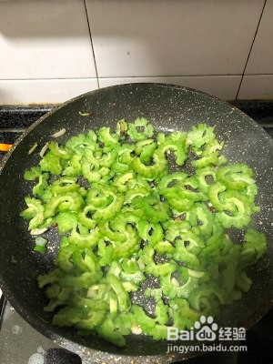 正宗苦瓜炒鸡蛋