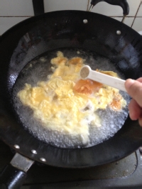 盛夏多吃些苦----苦瓜煎蛋汤