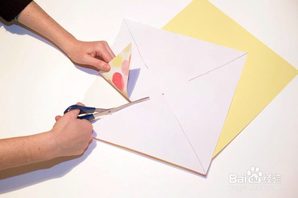 如何制作纸轮