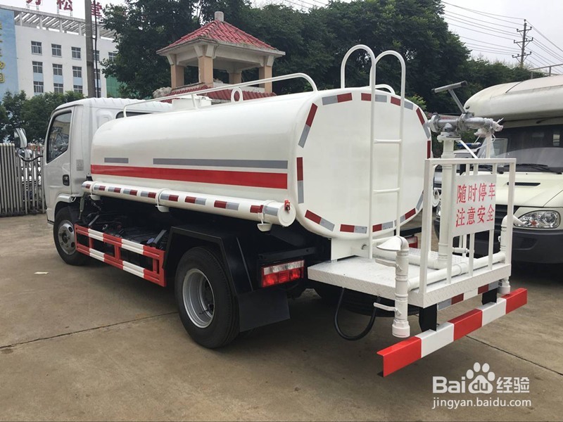 5吨园林绿化洒水车的配置,在哪买5吨小型洒水车