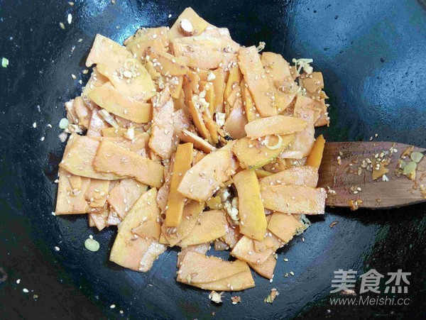 果仁炒南瓜的做法