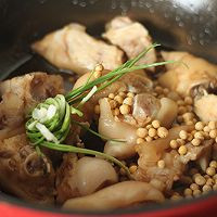 黄豆焖猪蹄人间美味