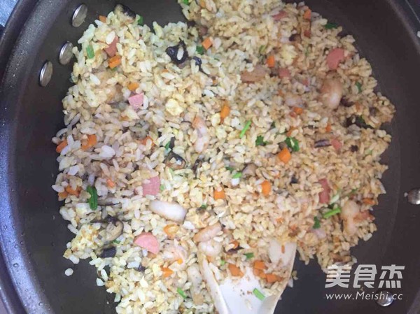 黄金虾仁炒饭