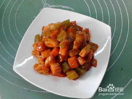 香辣南瓜莴笋炒鸡丁的做法