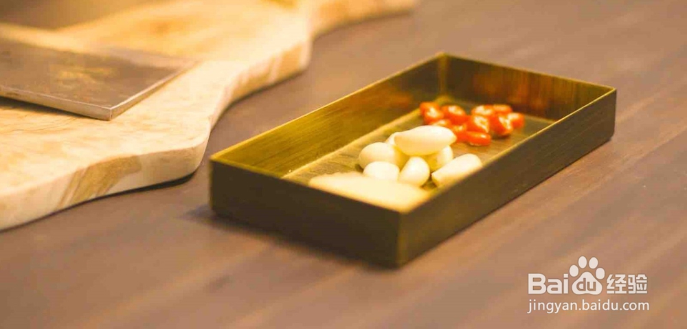 黄豆烧猪尾的做法