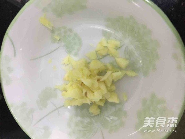 五香牛肉青菜年糕汤