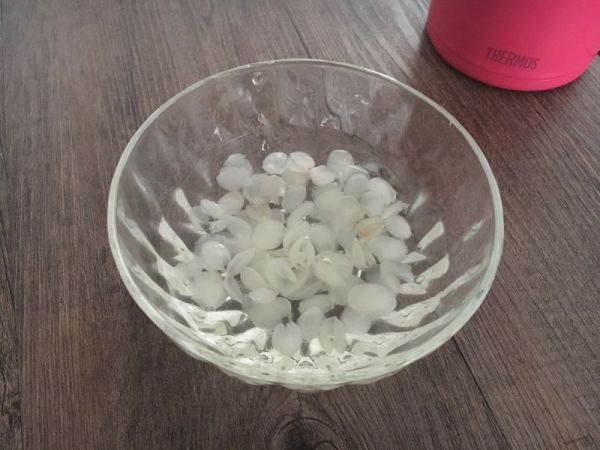 桃胶雪燕养颜羹