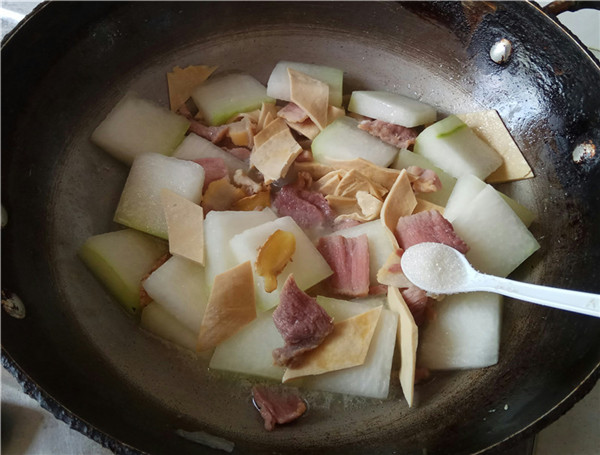 咸肉冬瓜烧厚百叶