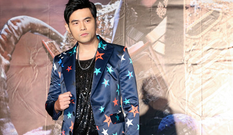 歌词是、天空灰得像哭过，离开你以后，并没有更自由、是哪首歌哦