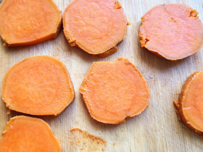 在超市新买的地瓜干，很硬，有什么办法能让它变的软一点！